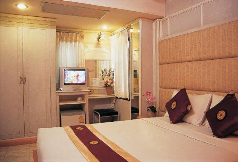 Sam'S Lodge Бангкок Екстер'єр фото